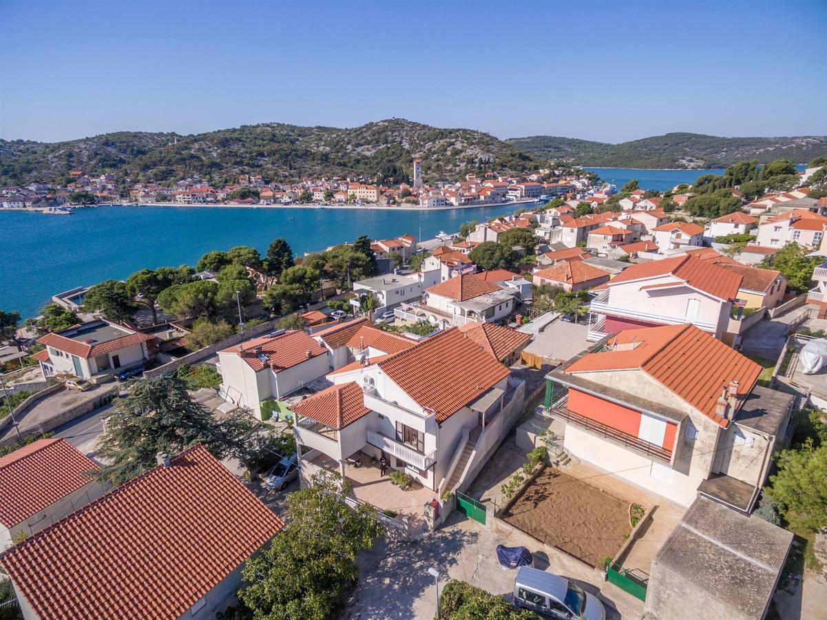 Apartments Snjezana Tisno Kültér fotó