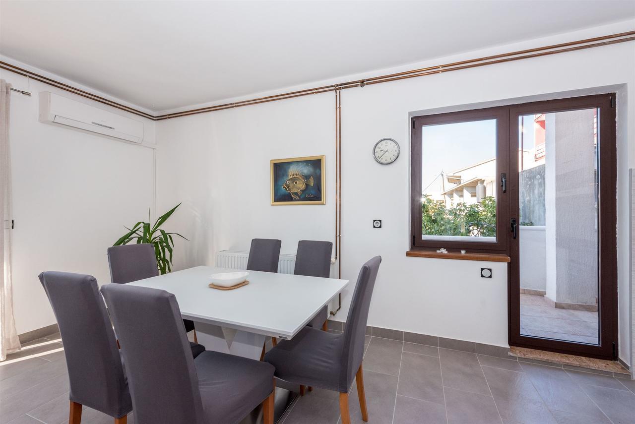 Apartments Snjezana Tisno Kültér fotó
