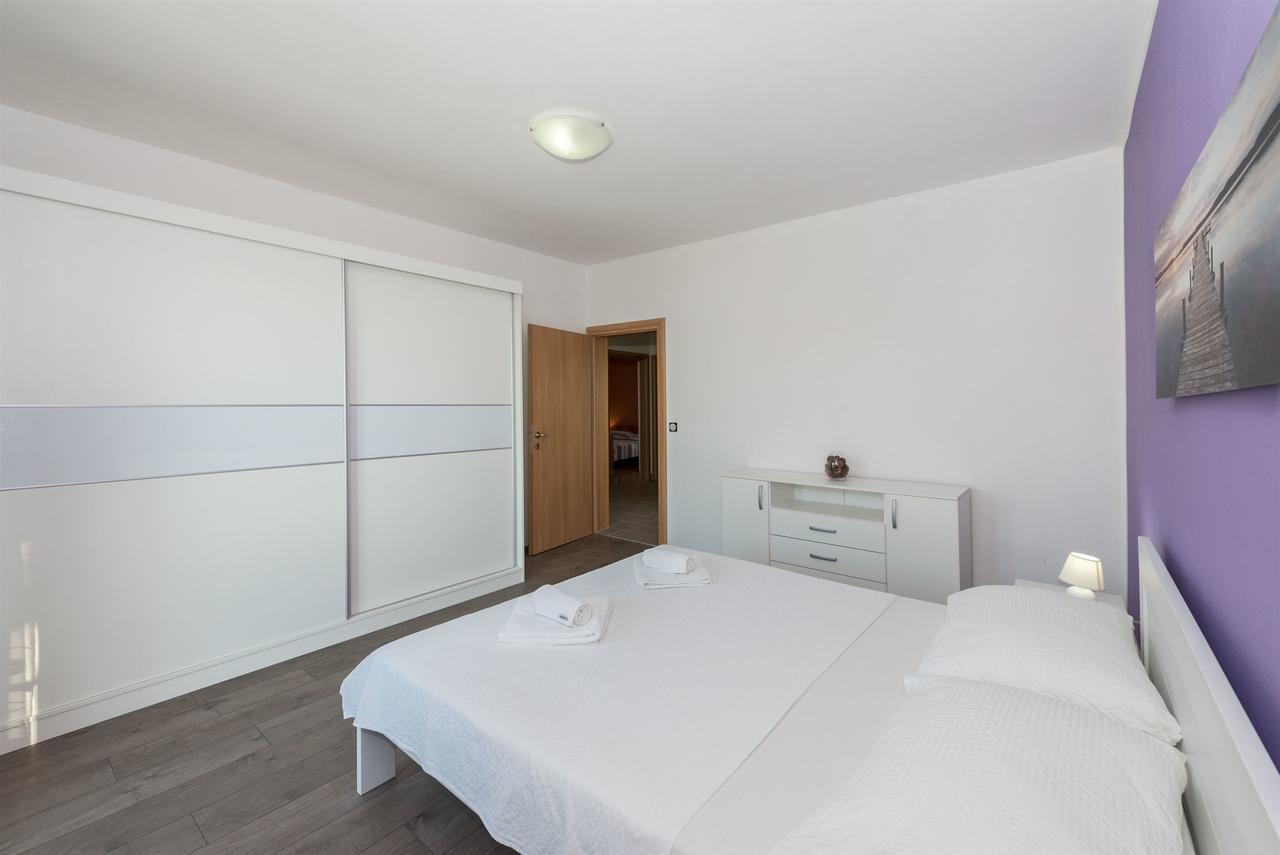 Apartments Snjezana Tisno Kültér fotó