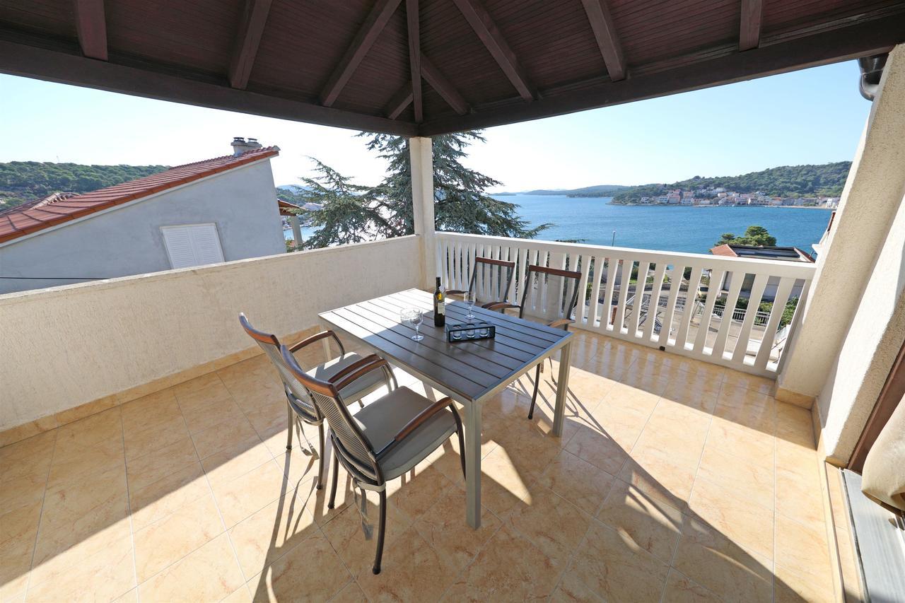 Apartments Snjezana Tisno Kültér fotó