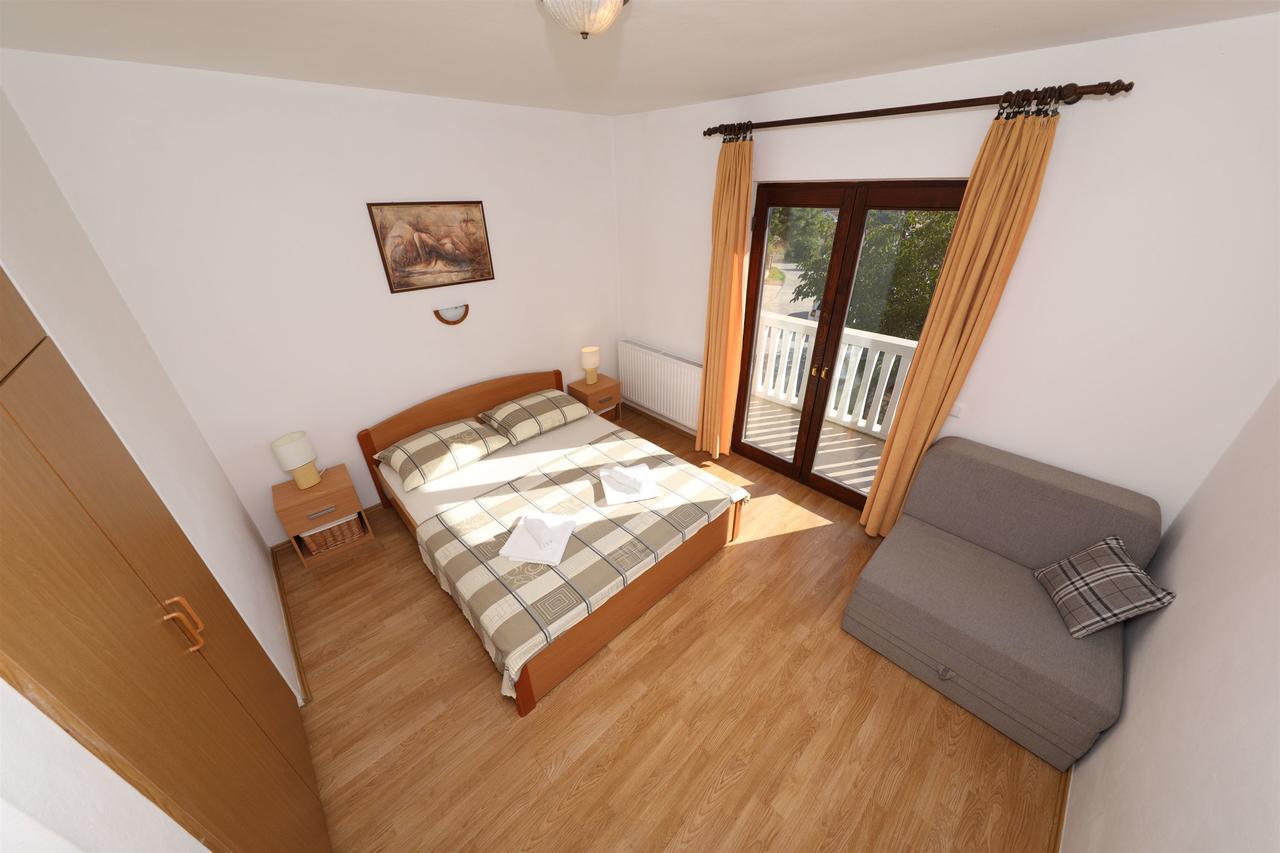 Apartments Snjezana Tisno Kültér fotó