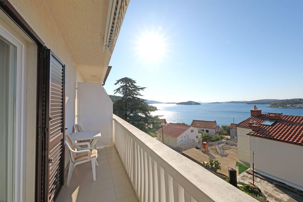 Apartments Snjezana Tisno Kültér fotó
