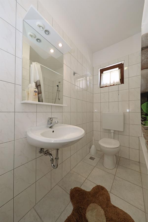 Apartments Snjezana Tisno Kültér fotó