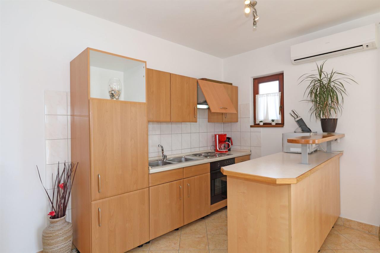 Apartments Snjezana Tisno Kültér fotó